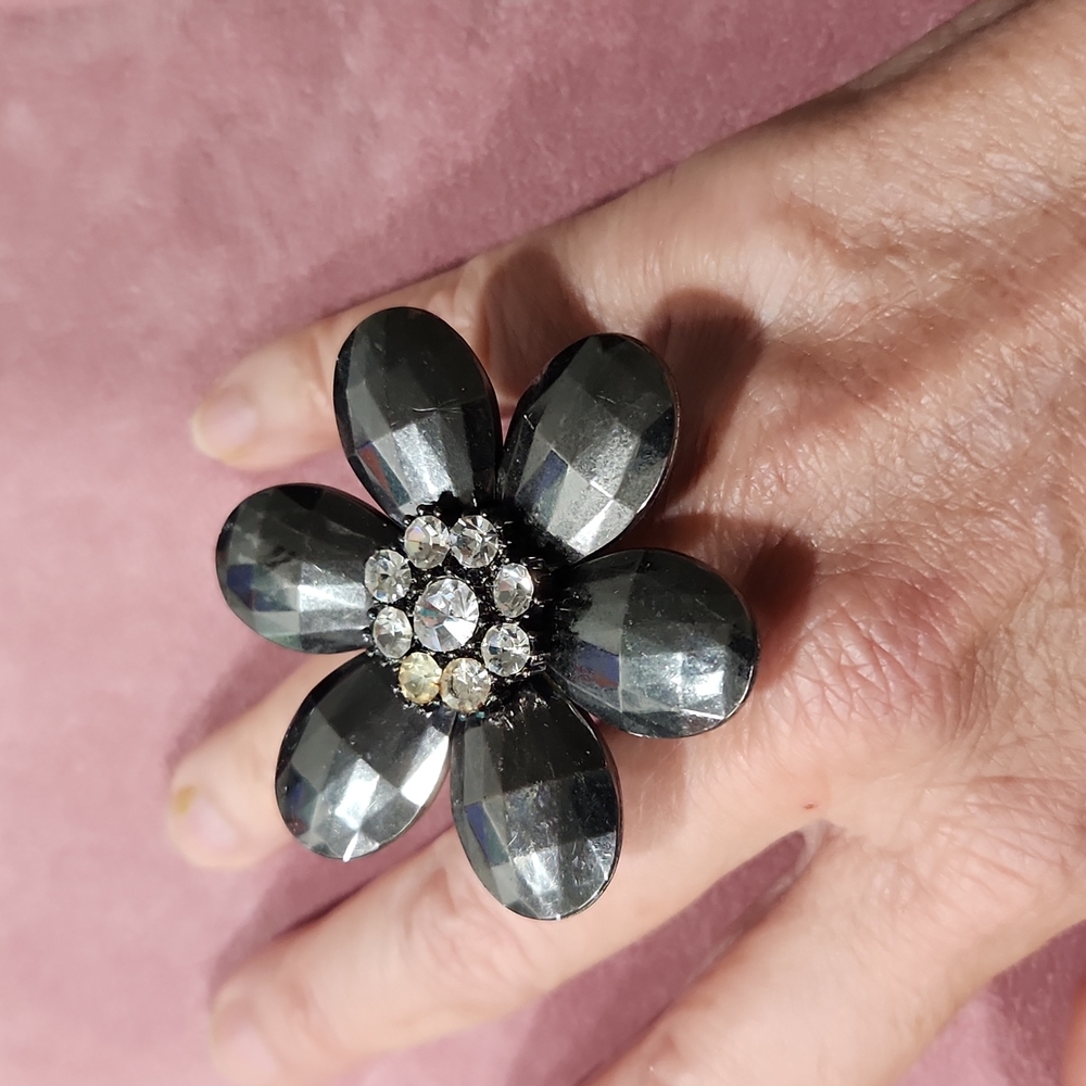 Stretch Flower Ring